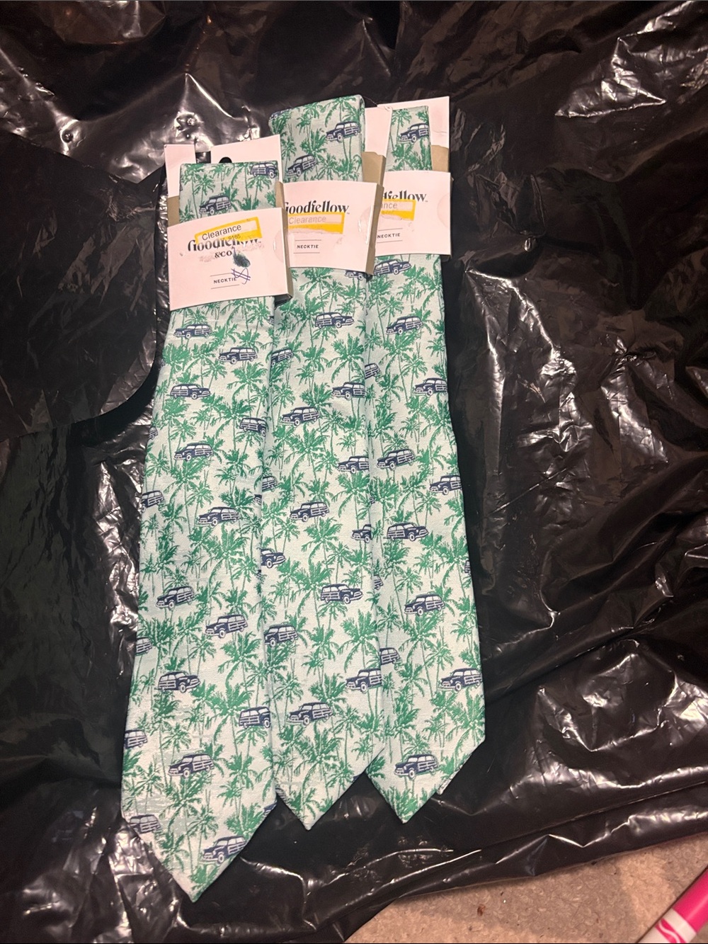 Goodfellow & Co Palm Tree and Surf Van Tie in Light Green and Navy